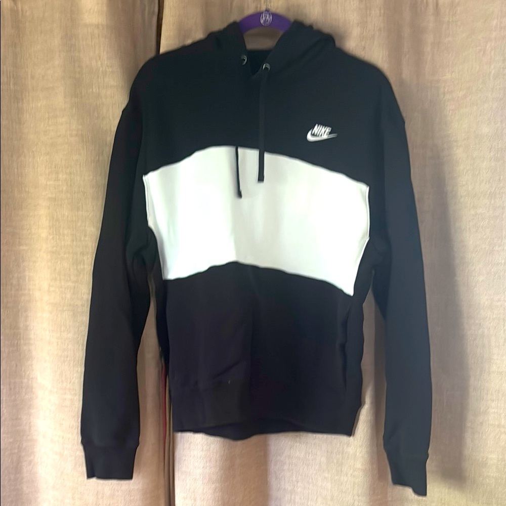 Nike Black and White Color-Blocked Sweatshirt
